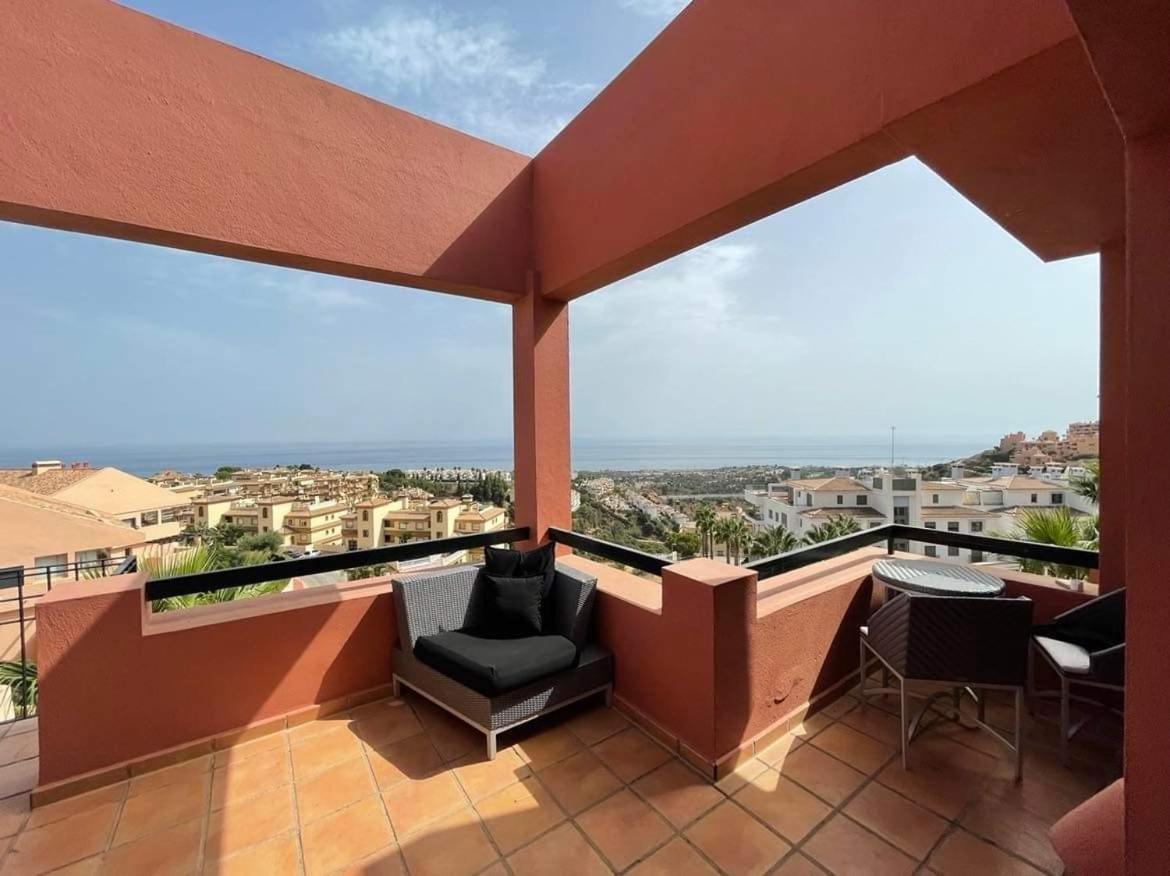 Calahonda Luxury Apartment With A Stunning Sea View Mijas Extérieur photo
