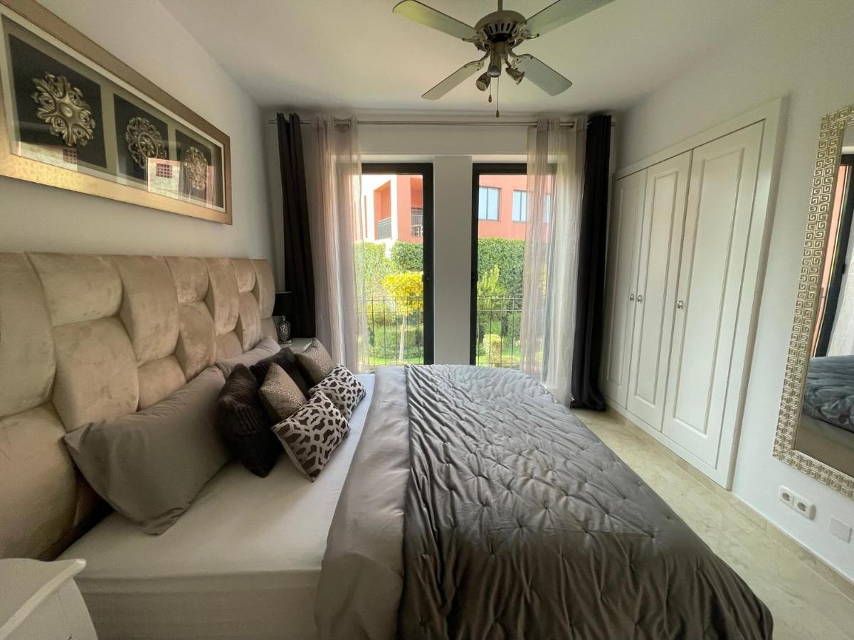 Calahonda Luxury Apartment With A Stunning Sea View Mijas Extérieur photo