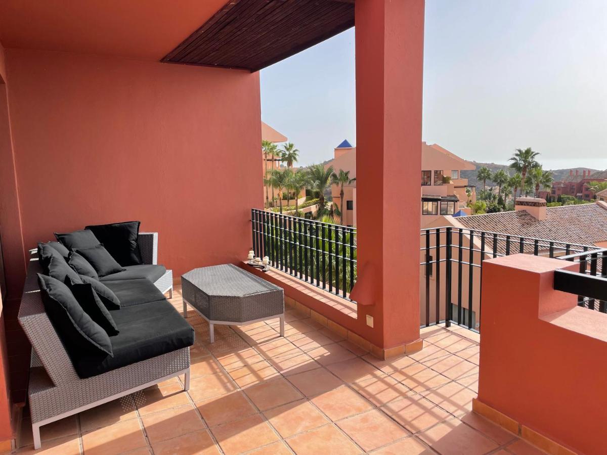 Calahonda Luxury Apartment With A Stunning Sea View Mijas Extérieur photo